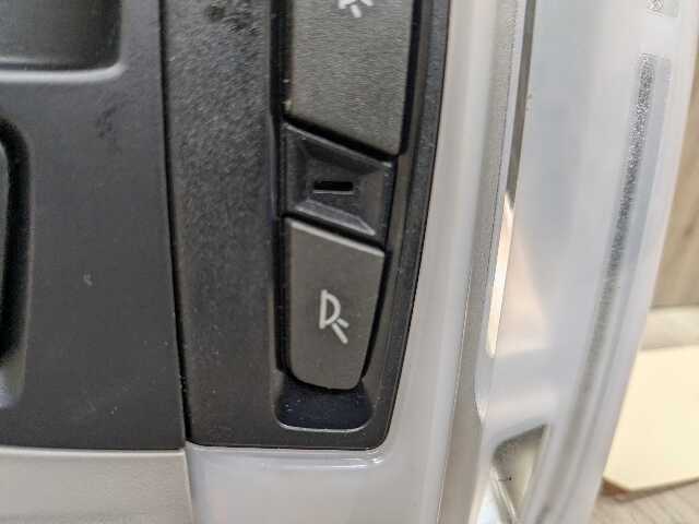 14-19 OEM BMW F15 F16 X5 X6 Headliner Roof Console Dome Light SOS Switch White