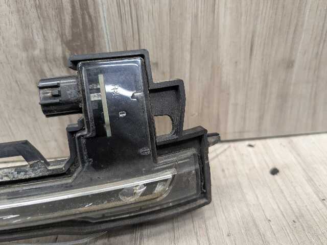 OEM BMW F15 F16 F25 F85 F86 X5 X6 Right Passenger Side Mirror Turn Signal Light