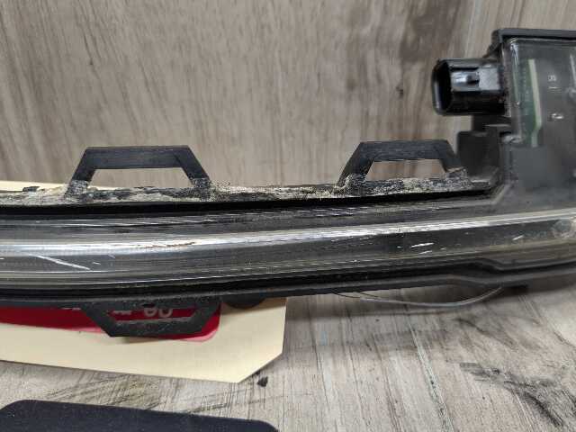 OEM BMW F15 F16 F25 F85 F86 X5 X6 Right Passenger Side Mirror Turn Signal Light