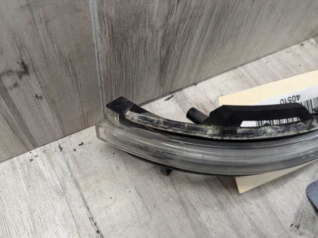 OEM BMW F15 F16 F25 F85 F86 X5 X6 Right Passenger Side Mirror Turn Signal Light