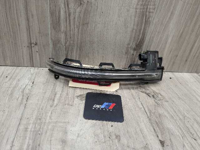 OEM BMW F15 F16 F25 F85 F86 X5 X6 Right Passenger Side Mirror Turn Signal Light