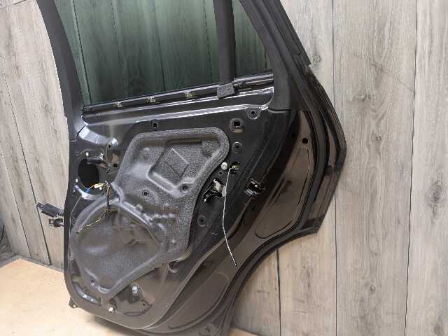 NOTE* 15-19 OEM BMW F16 X6 F86 X6M Rear Right Passenger Door Shell Panel Gray