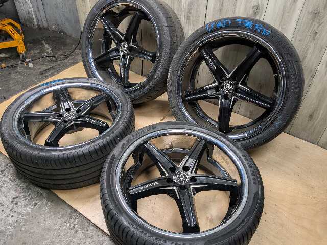 *NOTE* 15-19 LEXANI BMW F16 X6 Wheels Rims 22in 5x120 Silver / Black SET (4)