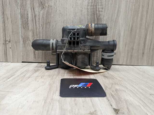 OEM BMW F02 F06 F10 F12 F13 535 650 750 Engine Water Heater Control Valve Pump