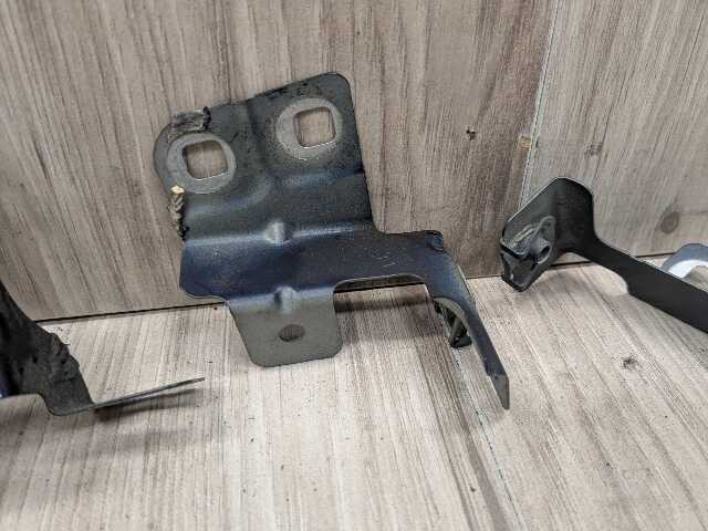 OEM BMW F01 F02 740 750 760 B7 Front Left Driver Fender Bracket Wing Holder SET