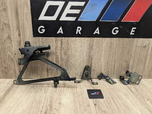 OEM BMW F01 F02 740 750 760 Front Right Passenger Fender Bracket Wing Holder SET