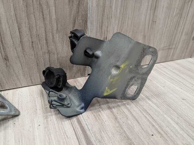 OEM BMW F01 F02 740 750 760 Front Right Passenger Fender Bracket Wing Holder SET
