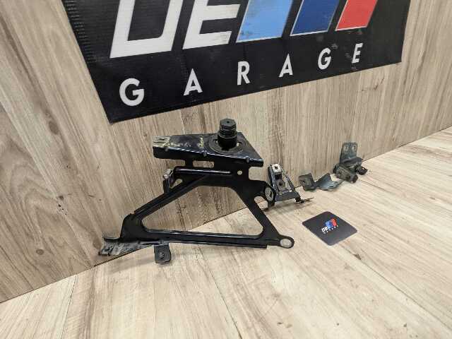 OEM BMW F01 F02 740 750 760 Front Right Passenger Fender Bracket Wing Holder SET