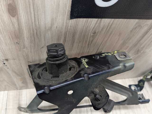 OEM BMW F01 F02 740 750 760 Front Right Passenger Fender Bracket Wing Holder SET