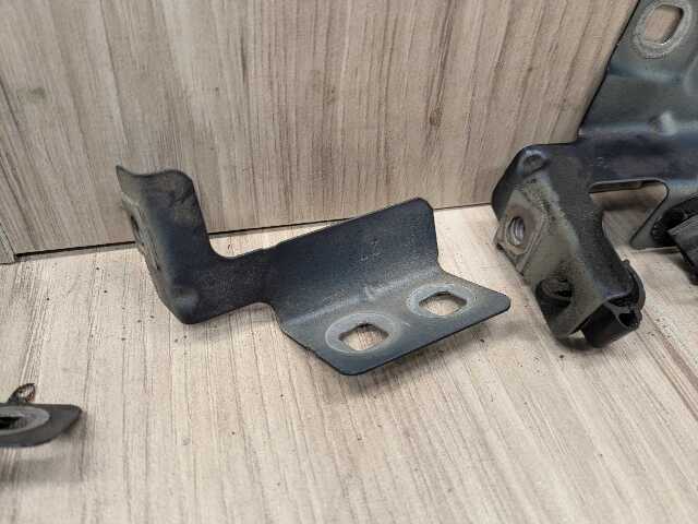 OEM BMW F01 F02 740 750 760 Front Right Passenger Fender Bracket Wing Holder SET