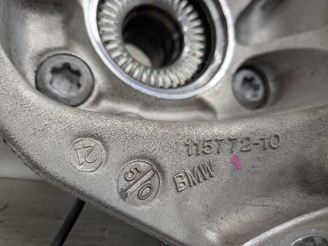 19-25 OEM BMW G20 330 M340 REAR Left Driver Knuckle Wheel Hub Spindle Bearing