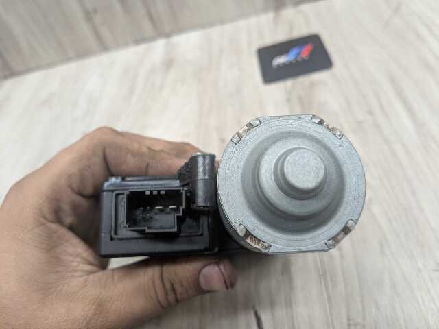 OEM BMW F02 F06 F10 F13 F16 F22 F30 F32 F36 F80 F82 Sunroof Glass Motor Drive