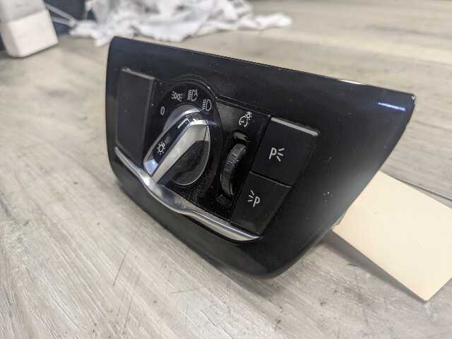 OEM BMW F90 G30 G32 530 540 M550 M5 Headlight Switch Control Panel Light Module