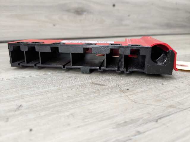 OEM BMW G11 G12 G14 G15 G16 G30 B+ Junction Terminal Power Relay Fuse Box