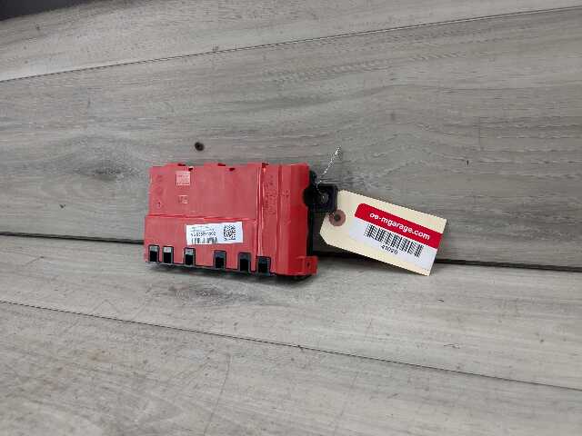 OEM BMW G11 G12 G14 G15 G16 G30 B+ Junction Terminal Power Relay Fuse Box