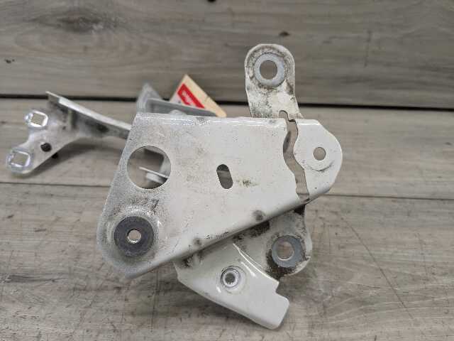OEM BMW F90 G30 530 540 M550 M5 Front Right Passenger Fender Wing Bracket SET