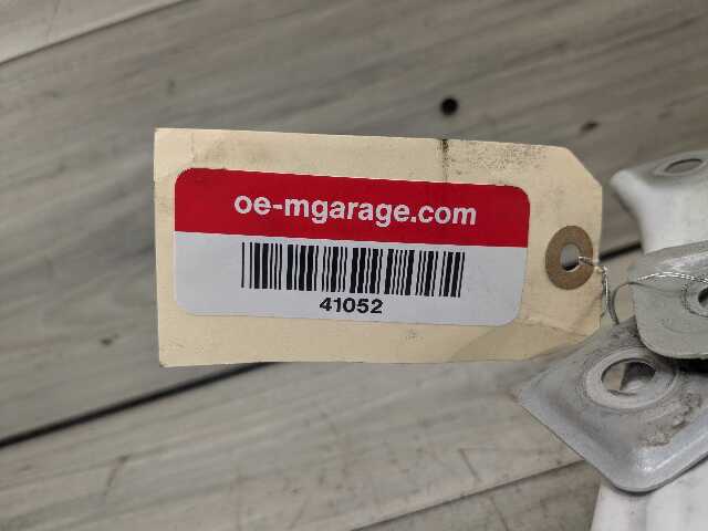 OEM BMW F90 G30 530 540 M550 M5 Front Right Passenger Fender Wing Bracket SET
