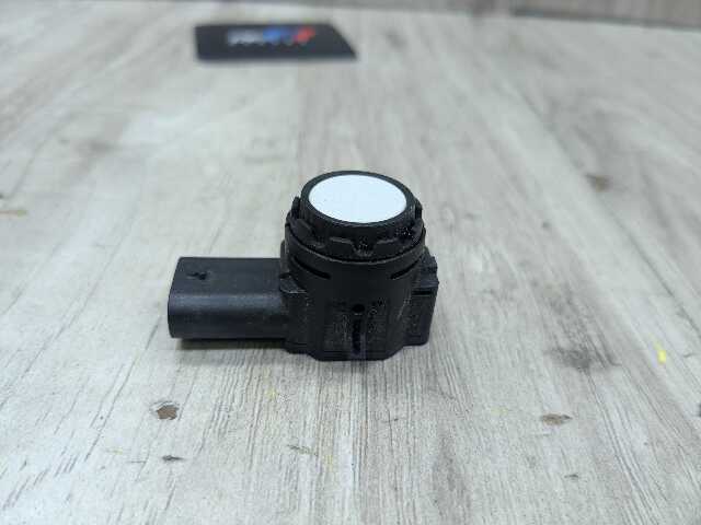 OEM BMW F44 G01* G05 G16 G20 G26 G30* G80 M3 M4 Bumper Parking PDC Sensor White
