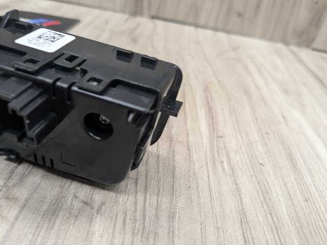 OEM BMW G20 G22 G23 G26 G42 G80 G82 AC Rear Heater Climate Control Switch Panel