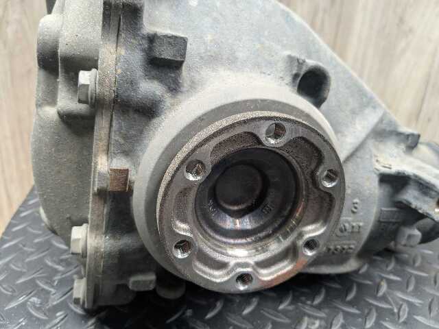 OEM BMW E82 E88 E92 E93 135 335 N54 N55 DCT Rear Differential Axle Carrier 2.56