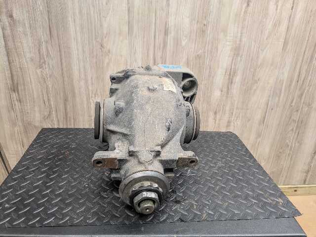 OEM BMW E82 E88 E92 E93 135 335 N54 N55 DCT Rear Differential Axle Carrier 2.56