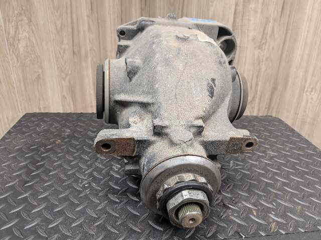 OEM BMW E82 E88 E92 E93 135 335 N54 N55 DCT Rear Differential Axle Carrier 2.56