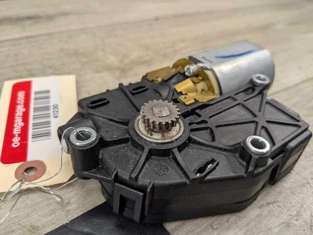 OEM BMW F06 F32 F36 F10 M2 M3 M4 M6 Upper Sunroof Moon Roof Motor Unit