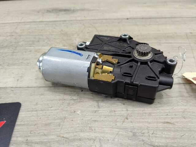 OEM BMW F06 F32 F36 F10 M2 M3 M4 M6 Upper Sunroof Moon Roof Motor Unit