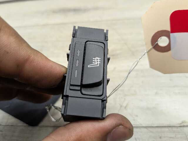 OEM BMW F10 F15 F30 F32 F80 F82 Rear Right Passenger Seat Heater Switch Button