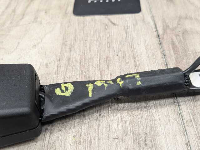 OEM BMW F90 G11 G12 G30 530 540 M550 750 M5 Front Left or Right Seatbelt Buckle