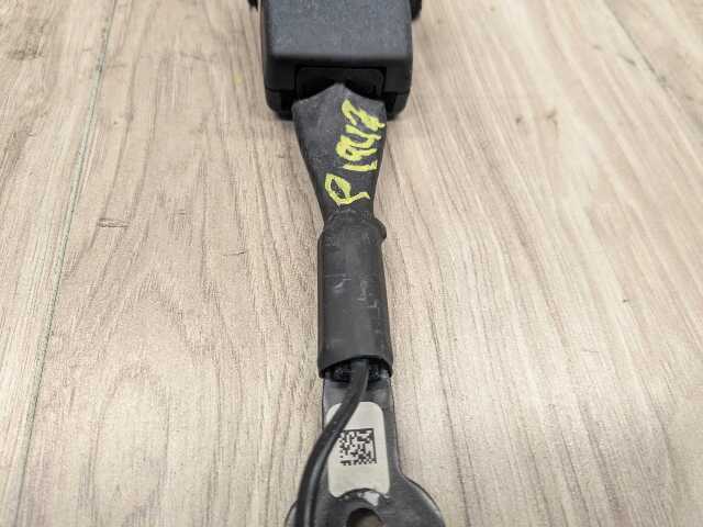 OEM BMW F90 G11 G12 G30 530 540 M550 750 M5 Front Left or Right Seatbelt Buckle