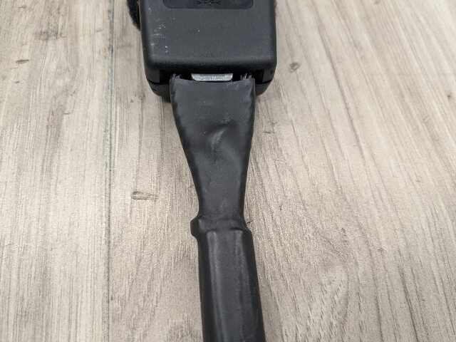 OEM BMW F90 G11 G12 G30 530 540 M550 750 M5 Front Left or Right Seatbelt Buckle