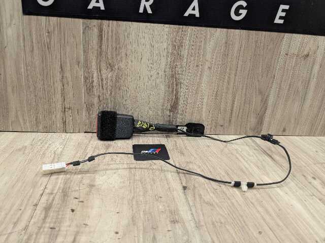 OEM BMW F90 G11 G12 G30 530 540 M550 750 M5 Front Left or Right Seatbelt Buckle