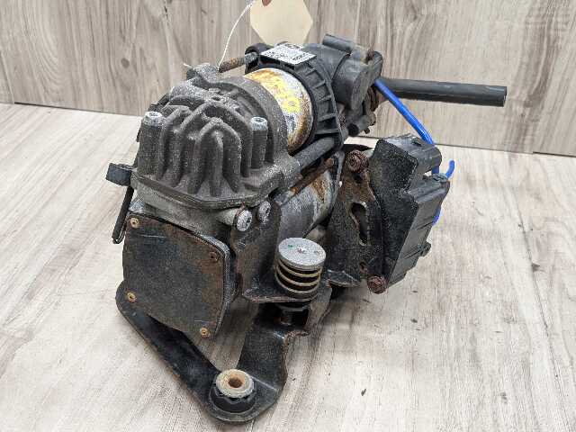 16-22 OEM BMW G11 G12 740 750 M760 Air Suspension Compressor Pump Module Motor