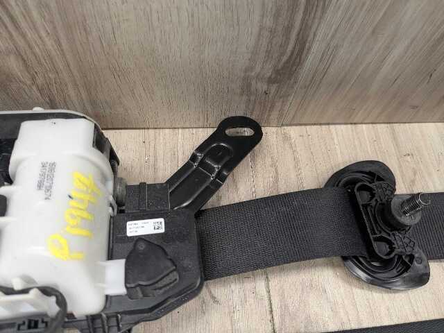 OEM BMW G11 G12 740 750 M760 Front Right Passenger Seat Belt Retractor Black