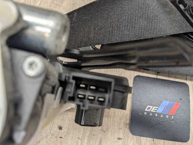 OEM BMW G11 G12 740 750 M760 Front Right Passenger Seat Belt Retractor Black