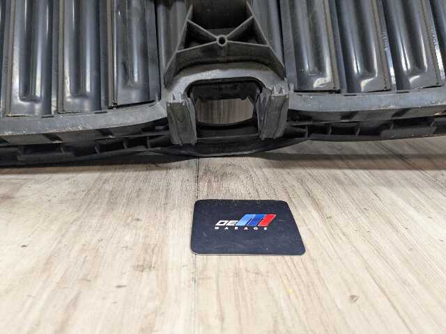 16-19 OEM BMW G12 740 750 M Front Upper Kidney Grille Air Flap Intake Shutter
