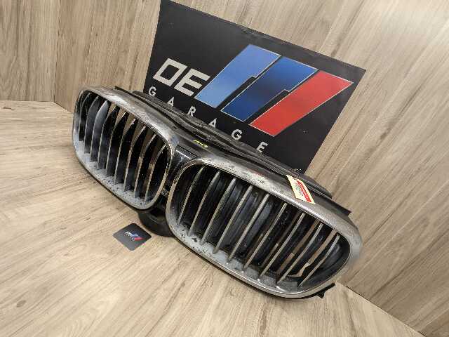 16-19 OEM BMW G12 740 750 M Front Upper Kidney Grille Air Flap Intake Shutter