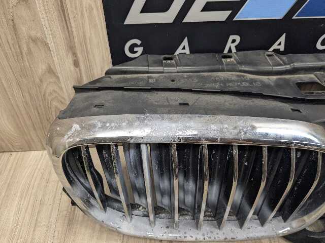 16-19 OEM BMW G12 740 750 M Front Upper Kidney Grille Air Flap Intake Shutter