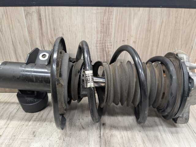 22-25 OEM BMW G42 230i RWD FRONT Right Passenger Spring Strut Shock Absorber 36k