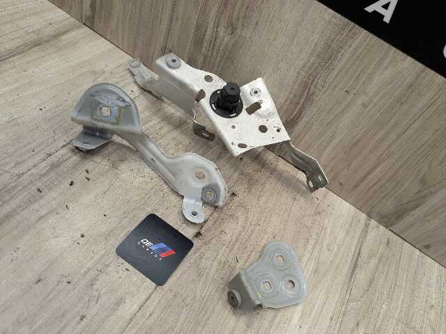22-25 OEM BMW G42 230 M240 Front Left Fender Wing Holder Bracket SET