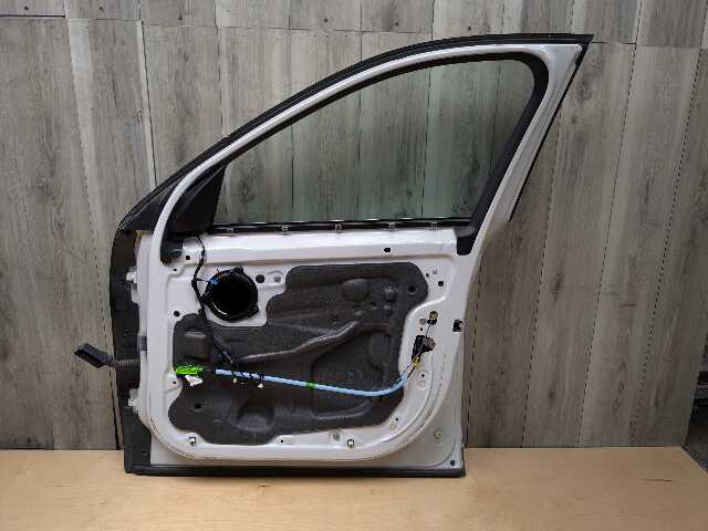 *16-22 OEM BMW F48 X1 28i 28iX Front Right Passenger Door Shell Panel White A96