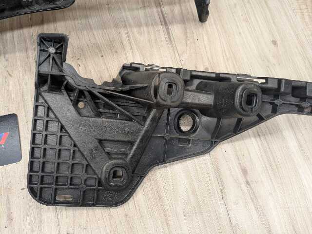 22-25 OEM BMW G42 230i 230iX Rear Left Driver Side Bumper Supports Brackets PAIR
