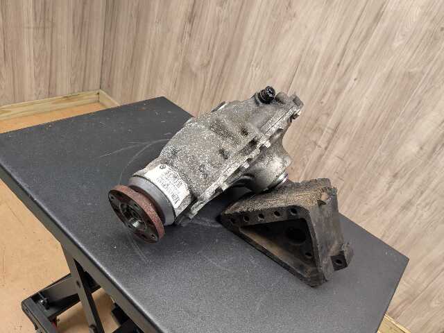 16-19 OEM BMW G12 750 G30 M550 N63R Front Differential Axle Carrier 2.81 105k