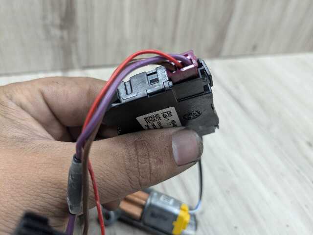 OEM BMW G11 G12 740 750 Steering Wheel Vibration Generator Electronics Module