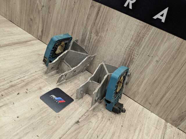 OEM BMW F90 F93 G11 G12 G16 G30 M5 Radiator Mount Support Bracket Left Right SET