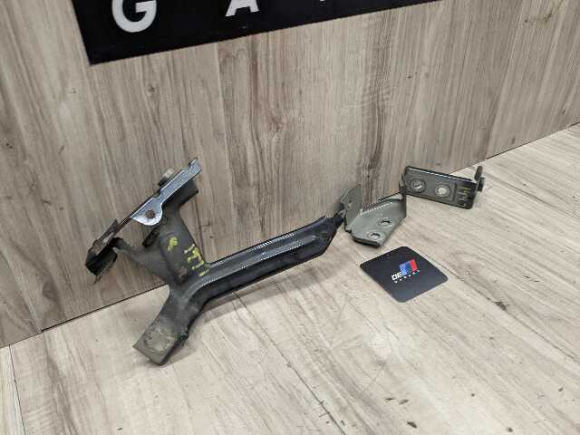16-19 OEM BMW G11 G12 740 750 M760 Front Right Passenger Fender Bracket SET