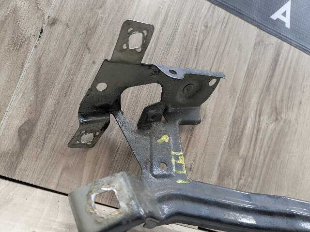 16-19 OEM BMW G11 G12 740 750 M760 Front Right Passenger Fender Bracket SET