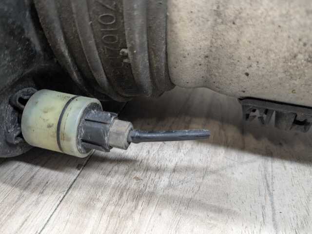 16-22 OEM BMW G11 G12 740iX 745eX 750iX B7 FRONT Right Passenger Air Shock Strut