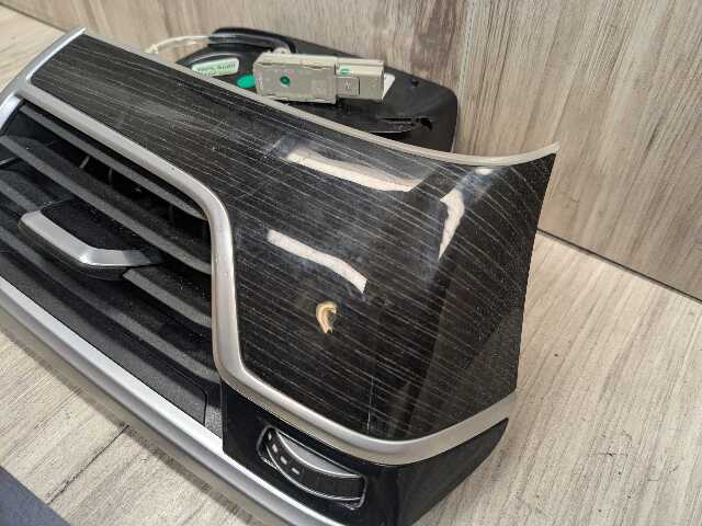 16-19 OEM BMW G11 G12 740 750 Left Driver Dash AC AIr Vent Grille Grill*